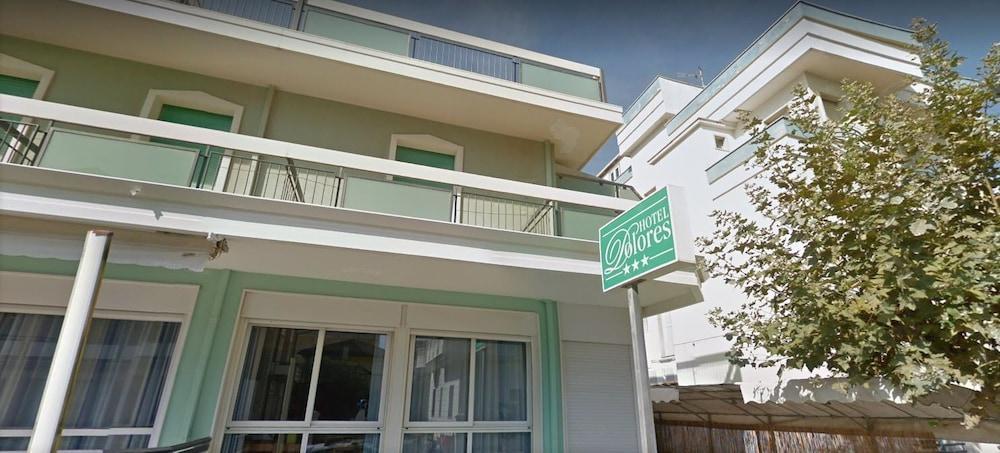 Hotel Dolores Римини Екстериор снимка