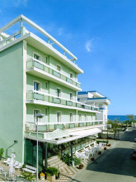 Hotel Dolores Римини Екстериор снимка