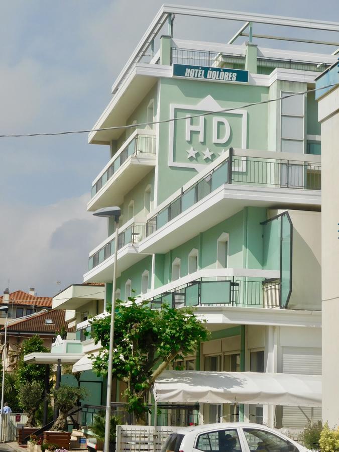 Hotel Dolores Римини Екстериор снимка